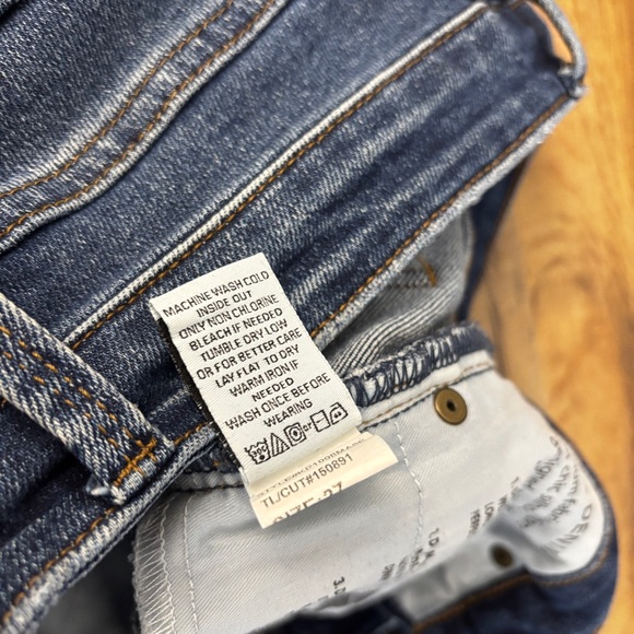 Evereve Ever Straight High Rise Non Distressed Straight Leg Jeans - Picture 5 of 9